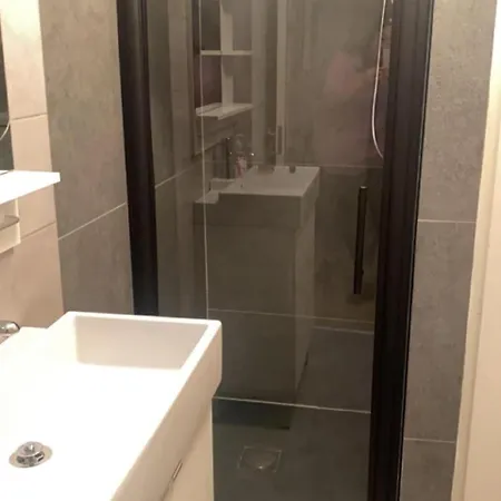 Horseshoe Cottage, *