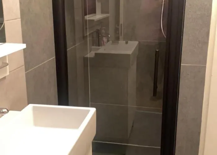 Horseshoe Cottage, *